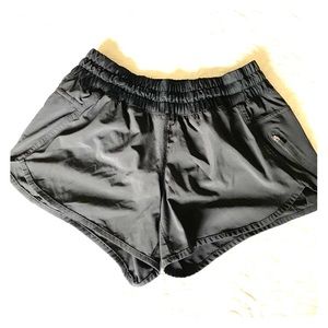 Lululemon Mid-Rise Shorts, sz 8